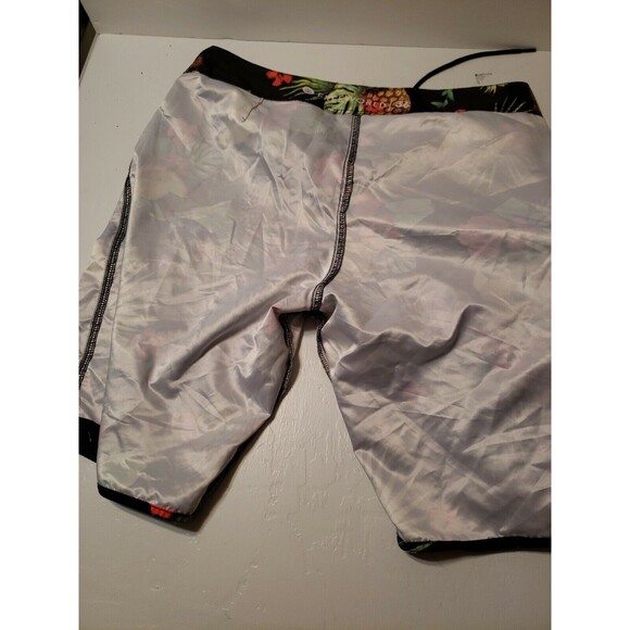 Freeworld Tropical Cargo Board Short Size 36 - Picture 6 of 6